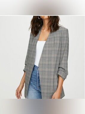 Aritzia - Babaton Power Check Blazer